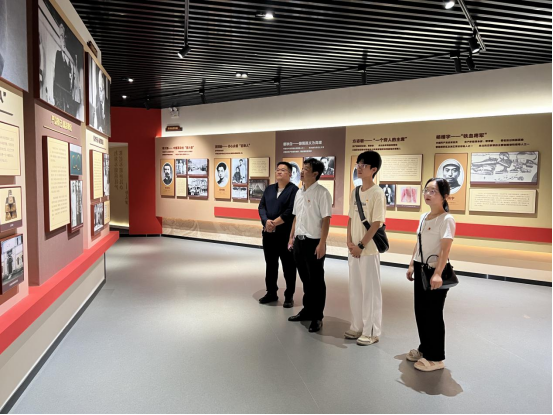 说明: http://www.hbpu.edu.cn/__local/E/ED/93/90CF359FB02E23FACE3B3EE8075_46E81243_E099B.png